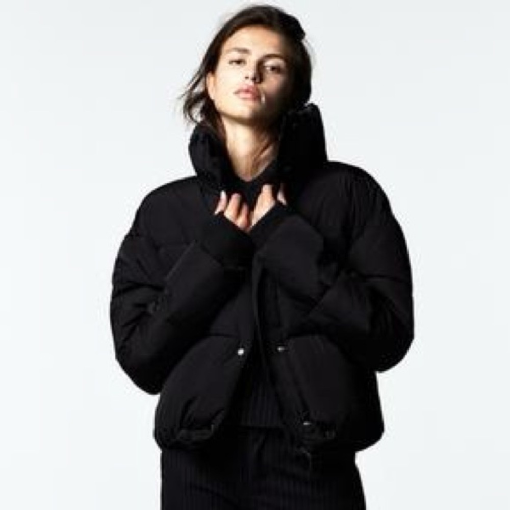 Zara Women's Short Black Puffer Jacket 4369/247 Small